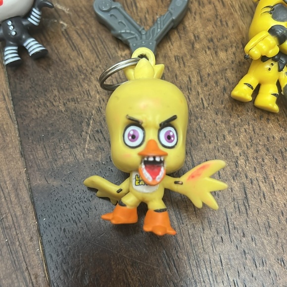 Lot of 5 FNAF Keychains - Five Nights at Freddy’s Collectible - Picture 6 of 13